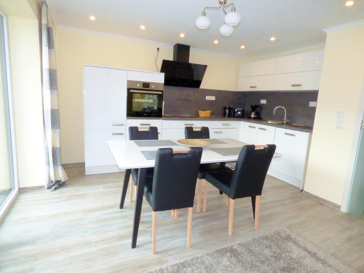 צל אן דר מוזל Ferienhaus Moselpromenade מראה חיצוני תמונה