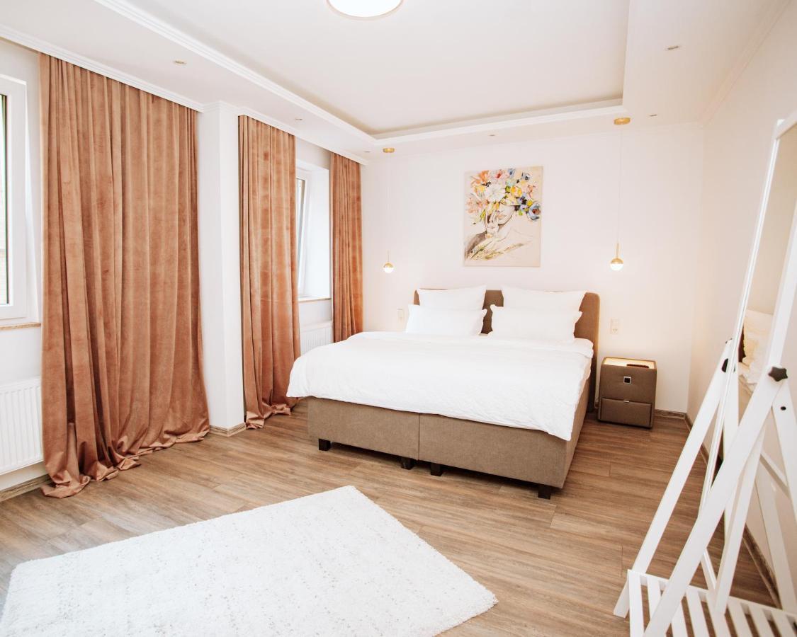 צל אן דר מוזל Ferienhaus Moselpromenade מראה חיצוני תמונה