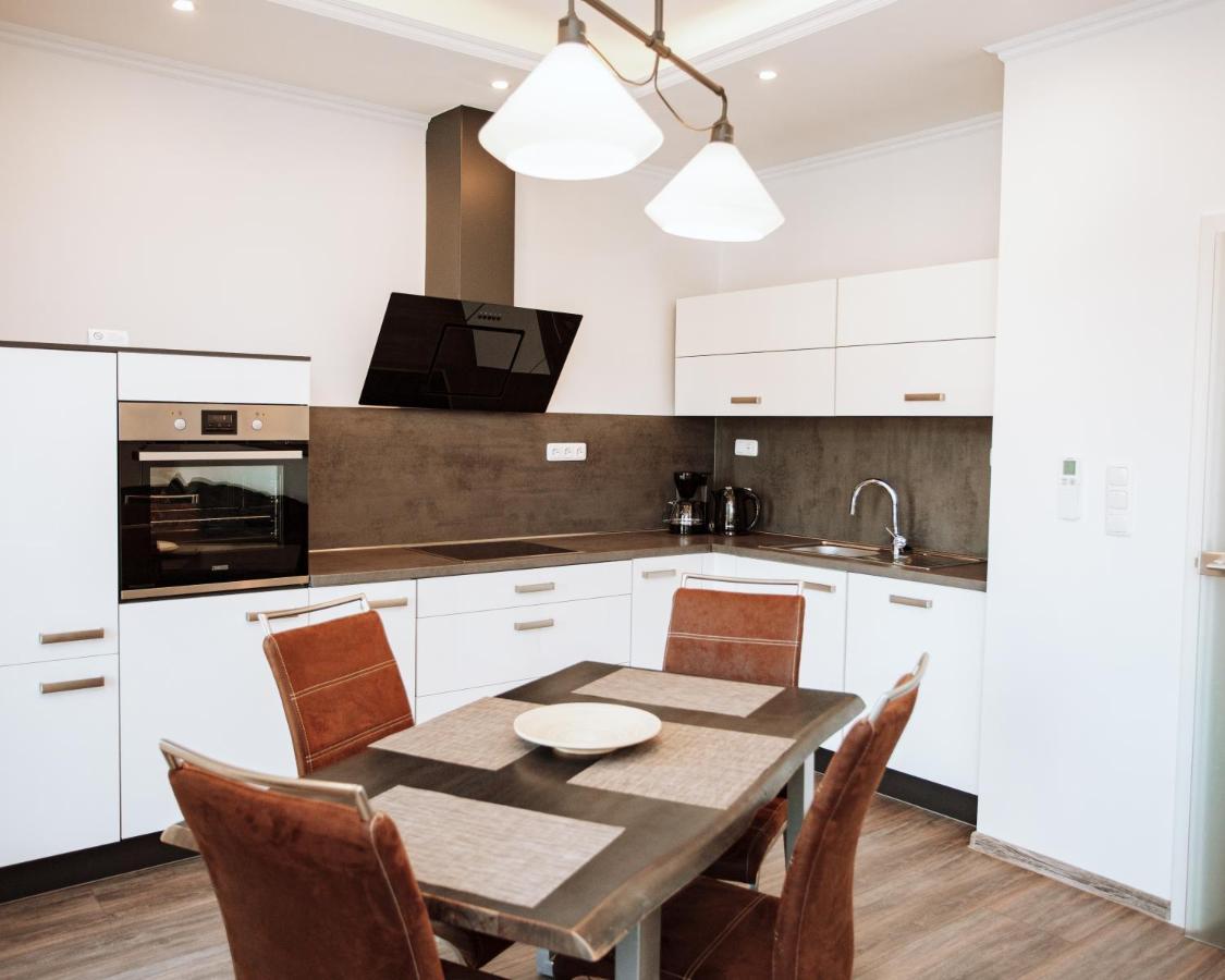 צל אן דר מוזל Ferienhaus Moselpromenade מראה חיצוני תמונה