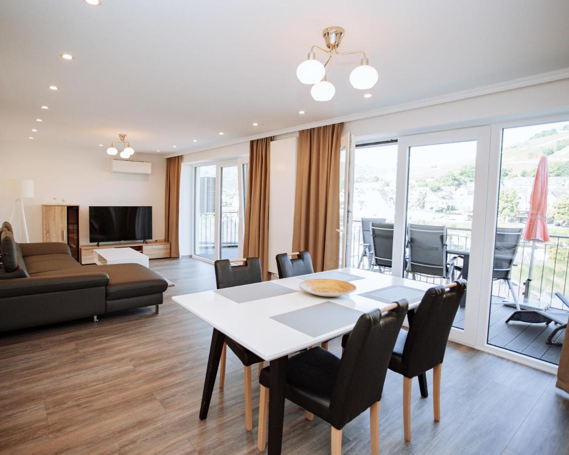 צל אן דר מוזל Ferienhaus Moselpromenade מראה חיצוני תמונה